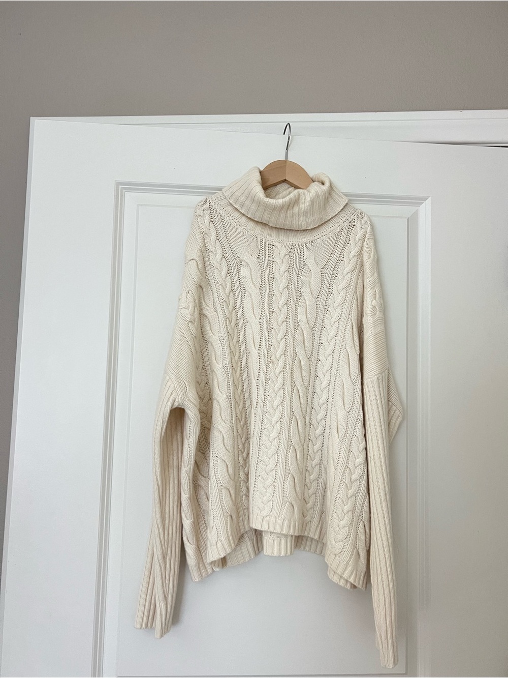 Vineyard Vines Cream Sweater